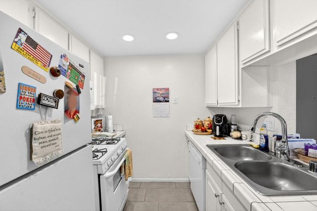 48304 Stewart Drive J1-4, Indio, CA 92201