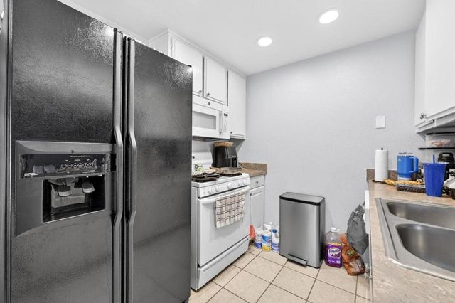 48304 Stewart Drive J1-4, Indio, CA 92201