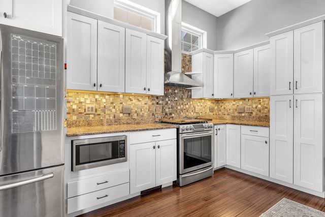 2724 Barberry Drive, Hobart, IN 46342