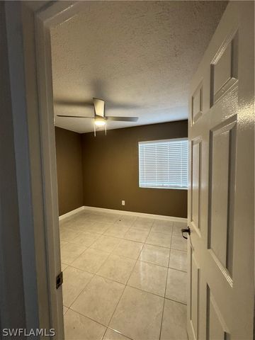 4603 Bayshore DR F4, Naples, FL 34112