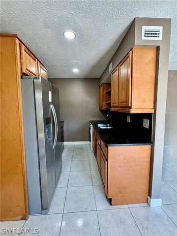 4603 Bayshore DR F4, Naples, FL 34112