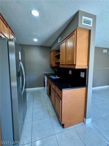 4603 Bayshore DR F4, Naples, FL 34112