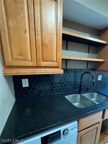 4603 Bayshore DR F4, Naples, FL 34112