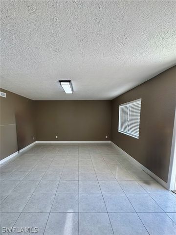 4603 Bayshore DR F4, Naples, FL 34112