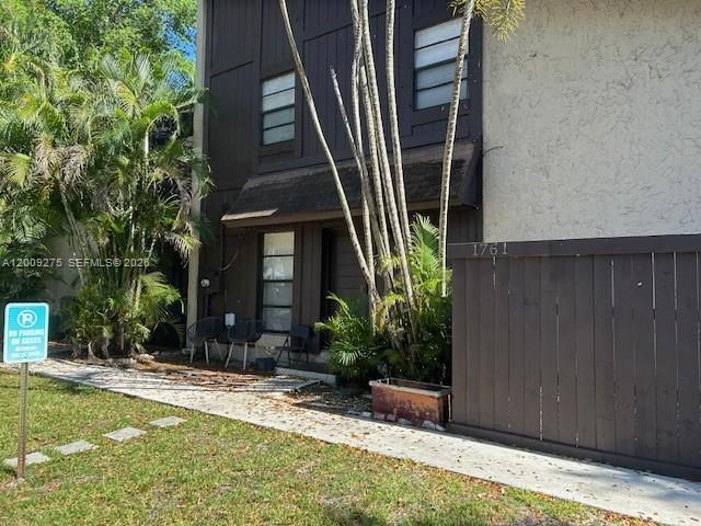 1761 Bayberry Dr, Pembroke Pines, FL 33024