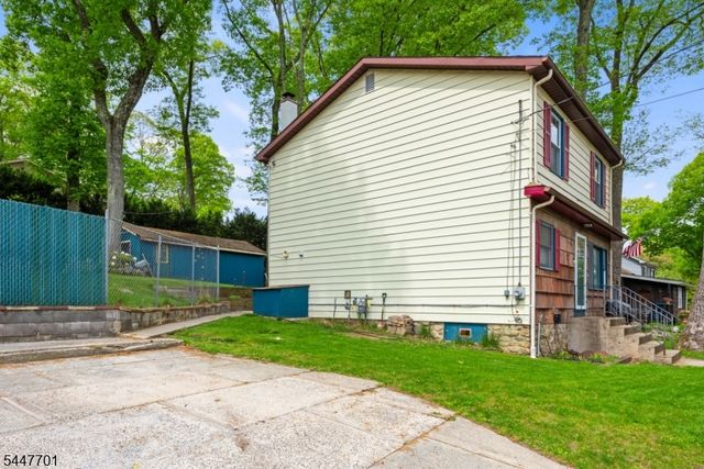 19 E Shore Rd, Jefferson Twp., NJ 07849