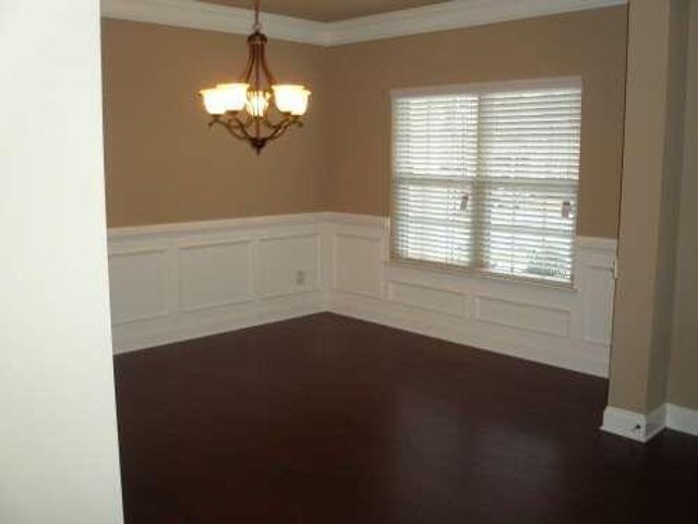 3525 Fallen Oak Ln, Buford, GA 30519