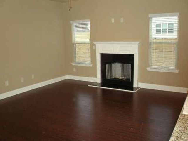 3525 Fallen Oak Ln, Buford, GA 30519