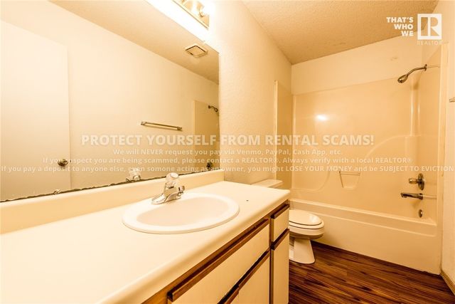 686 W Martha Street, Fayetteville, AR 72703