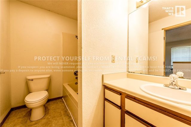 686 W Martha Street, Fayetteville, AR 72703