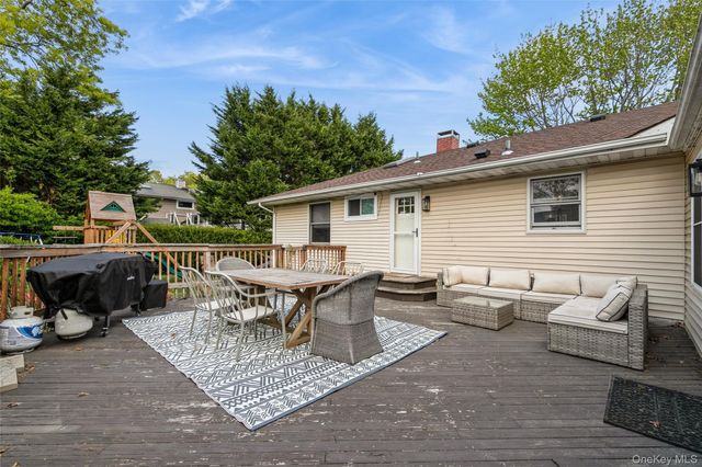 26 New York Avenue, Port Jefferson, NY 11776