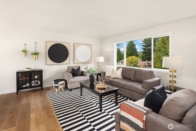 10125 NE 202nd St, Bothell, WA 98011