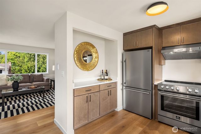 10125 NE 202nd St, Bothell, WA 98011