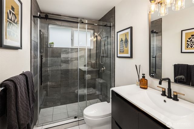10125 NE 202nd St, Bothell, WA 98011