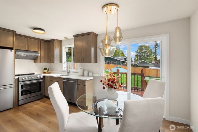 10125 NE 202nd St, Bothell, WA 98011