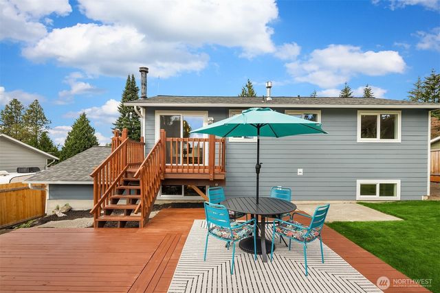10125 NE 202nd St, Bothell, WA 98011