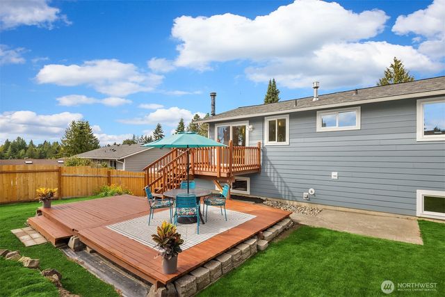 10125 NE 202nd St, Bothell, WA 98011