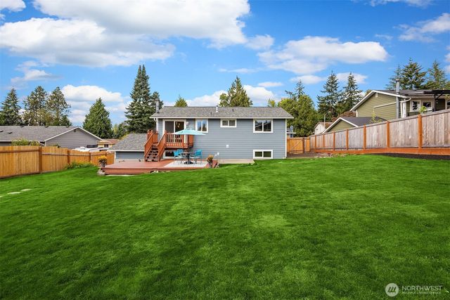 10125 NE 202nd St, Bothell, WA 98011