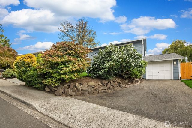 10125 NE 202nd St, Bothell, WA 98011