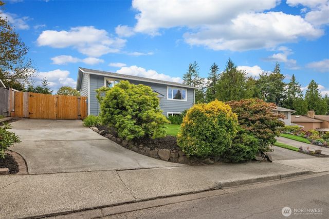 10125 NE 202nd St, Bothell, WA 98011