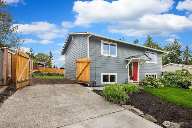 10125 NE 202nd St, Bothell, WA 98011