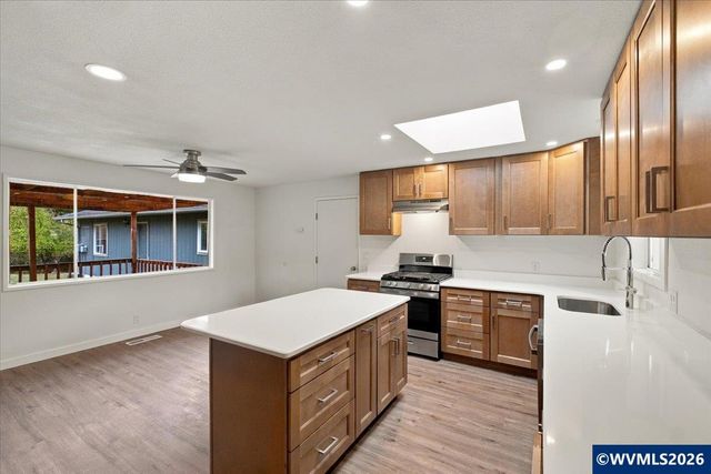 4165 Glenwood Av NW, Albany, OR 97321