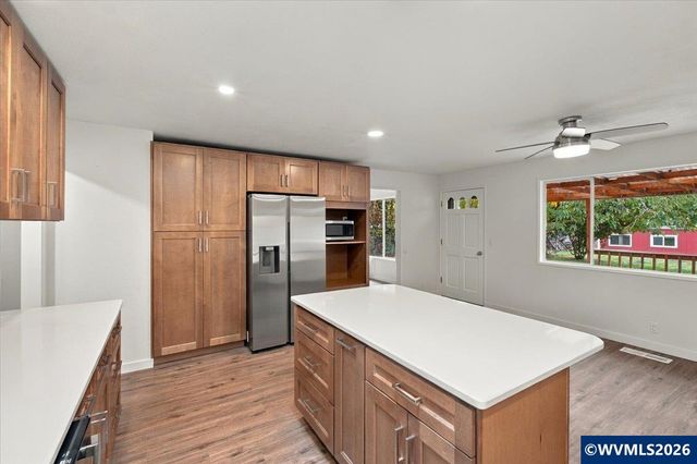 4165 Glenwood Av NW, Albany, OR 97321