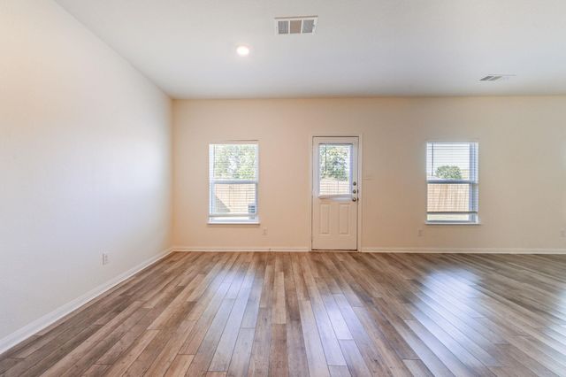 1102 Treeta TRL, Kyle, TX 78640