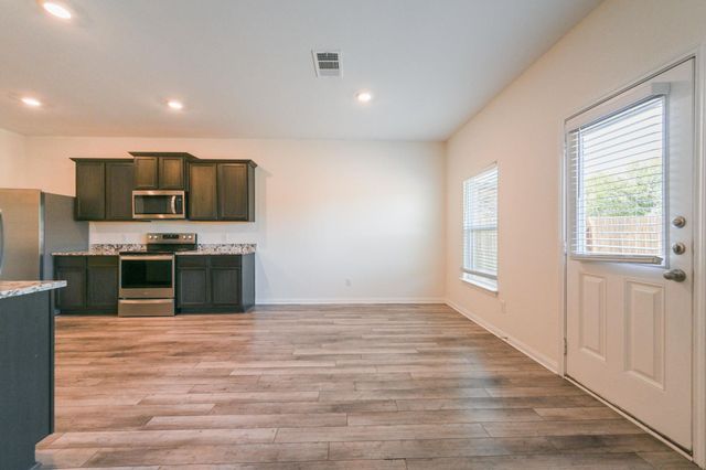 1102 Treeta TRL, Kyle, TX 78640