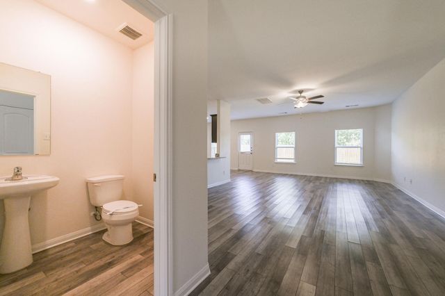 1102 Treeta TRL, Kyle, TX 78640