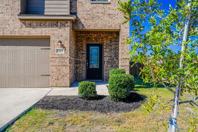 1102 Treeta TRL, Kyle, TX 78640