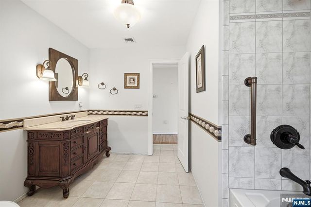 112 Hill Street, Wood Ridge, NJ 07075