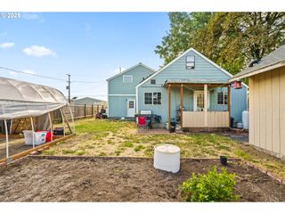 185 N SENECA Rd, Eugene, OR 97402