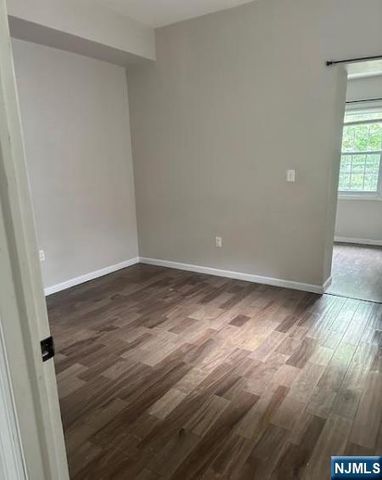 108 Peabody Place, Newark, NJ 07104