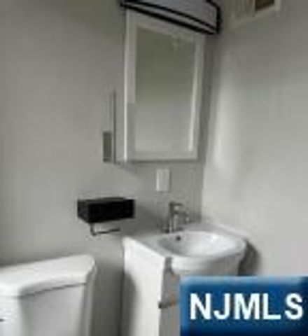 108 Peabody Place, Newark, NJ 07104