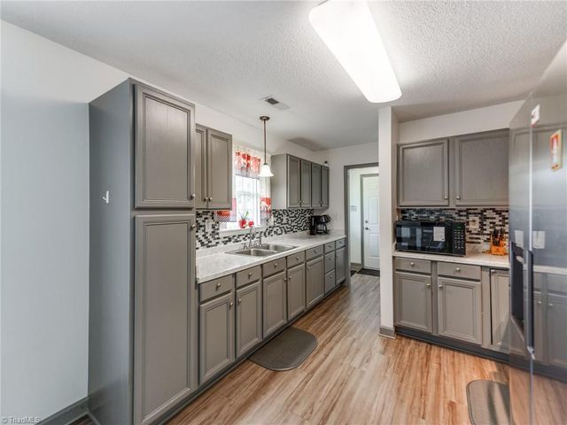 2030 Gyro Drive, Winston-salem, NC 27127