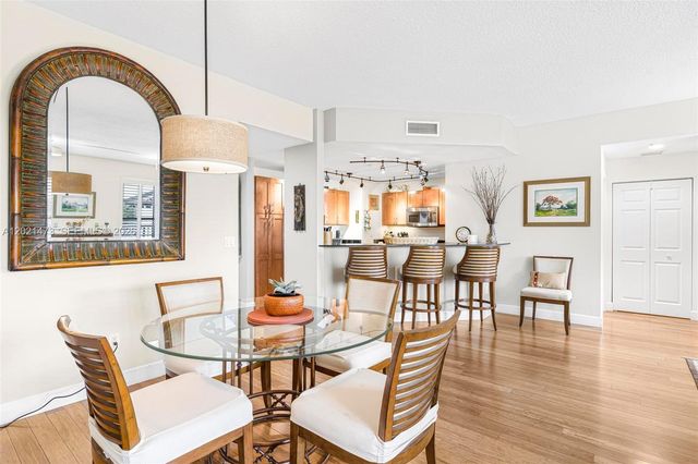 8395 SW 73rd Ave 710, Miami, FL 33143