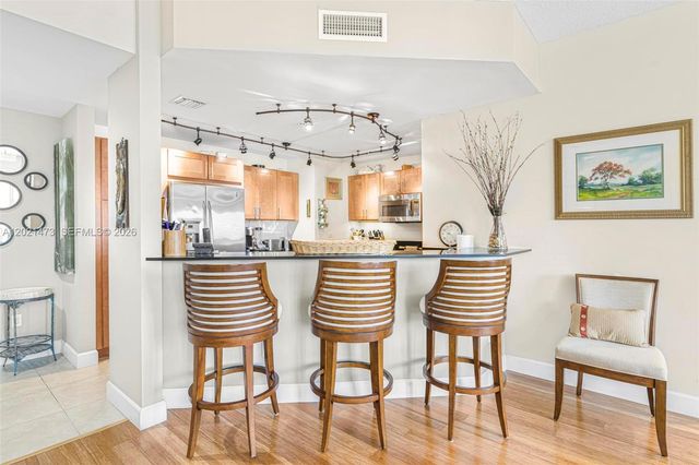 8395 SW 73rd Ave 710, Miami, FL 33143