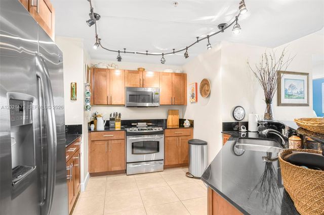 8395 SW 73rd Ave 710, Miami, FL 33143