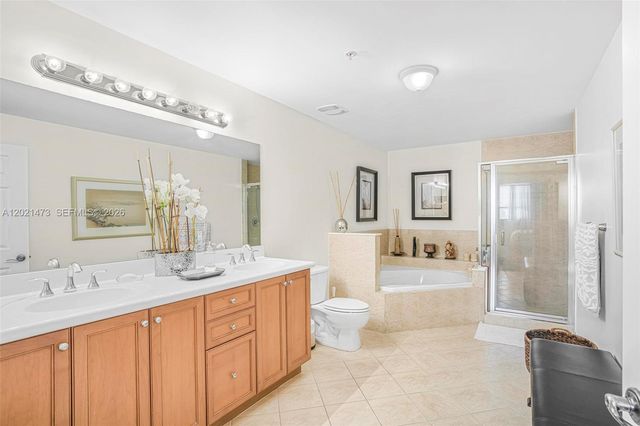 8395 SW 73rd Ave 710, Miami, FL 33143