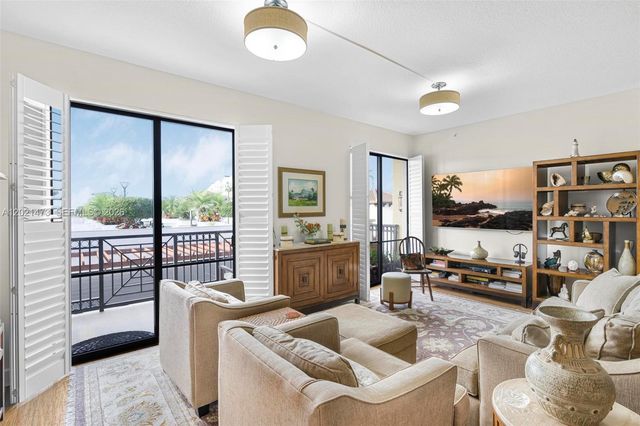 8395 SW 73rd Ave 710, Miami, FL 33143