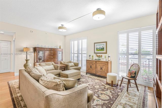 8395 SW 73rd Ave 710, Miami, FL 33143