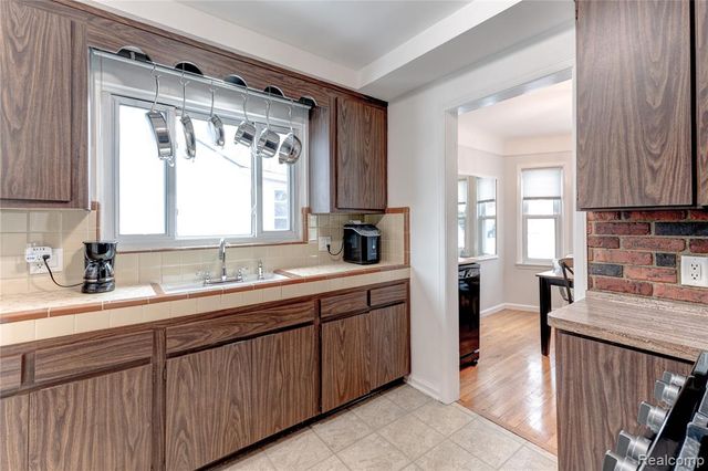 3265 Parker Street, Dearborn, MI 48124