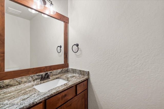 L2B1 N Pauls Lane, Athol, ID 83801