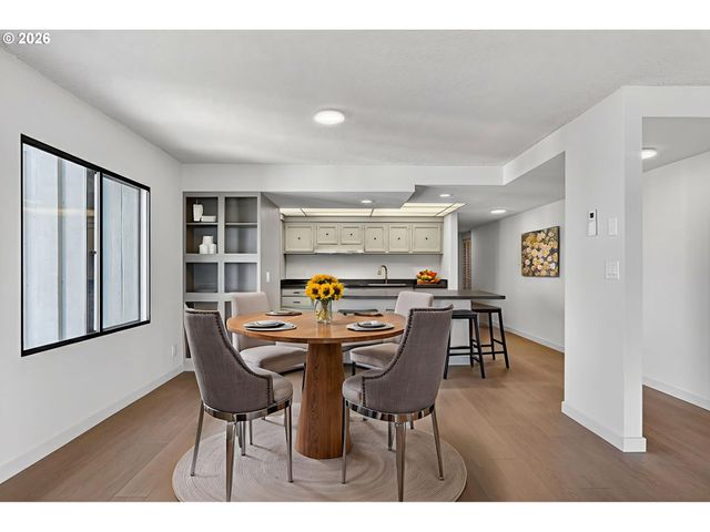 2221 Sw 1ST Ave 1621, Portland, OR 97201