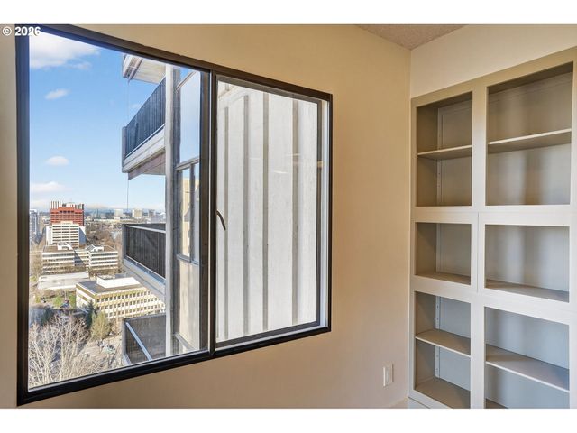 2221 Sw 1ST Ave 1621, Portland, OR 97201