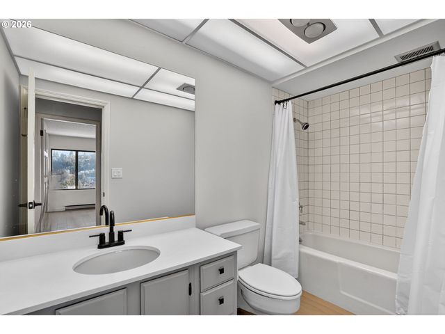 2221 Sw 1ST Ave 1621, Portland, OR 97201