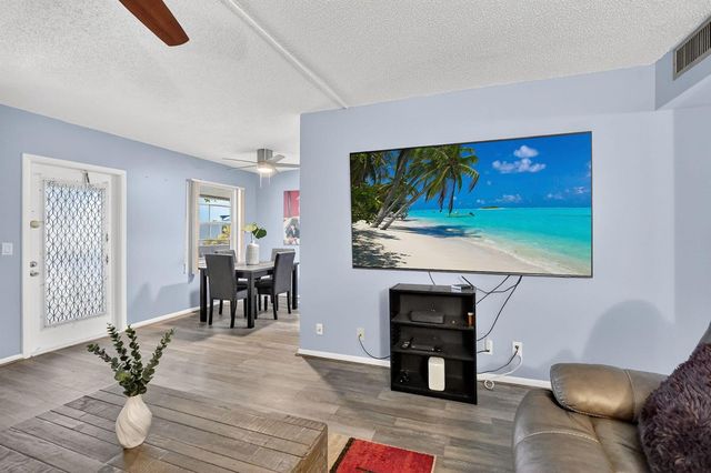 262 Ventnor R, Deerfield Beach, FL 33442