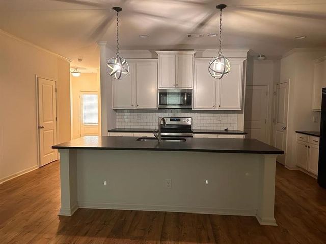 5635 Parkview Lane, Flowery Branch, GA 30542