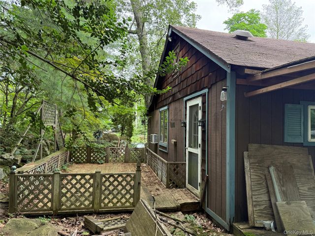 102 Hillair Road, Lake Peekskill, NY 10537